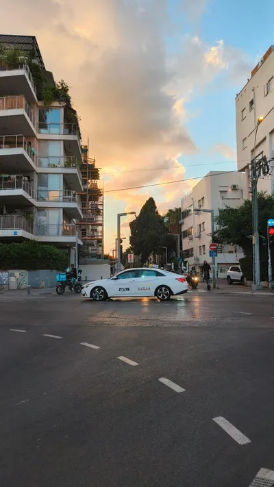 Tel Aviv Buildings - pexels-danielrosehill-34281739.jpg